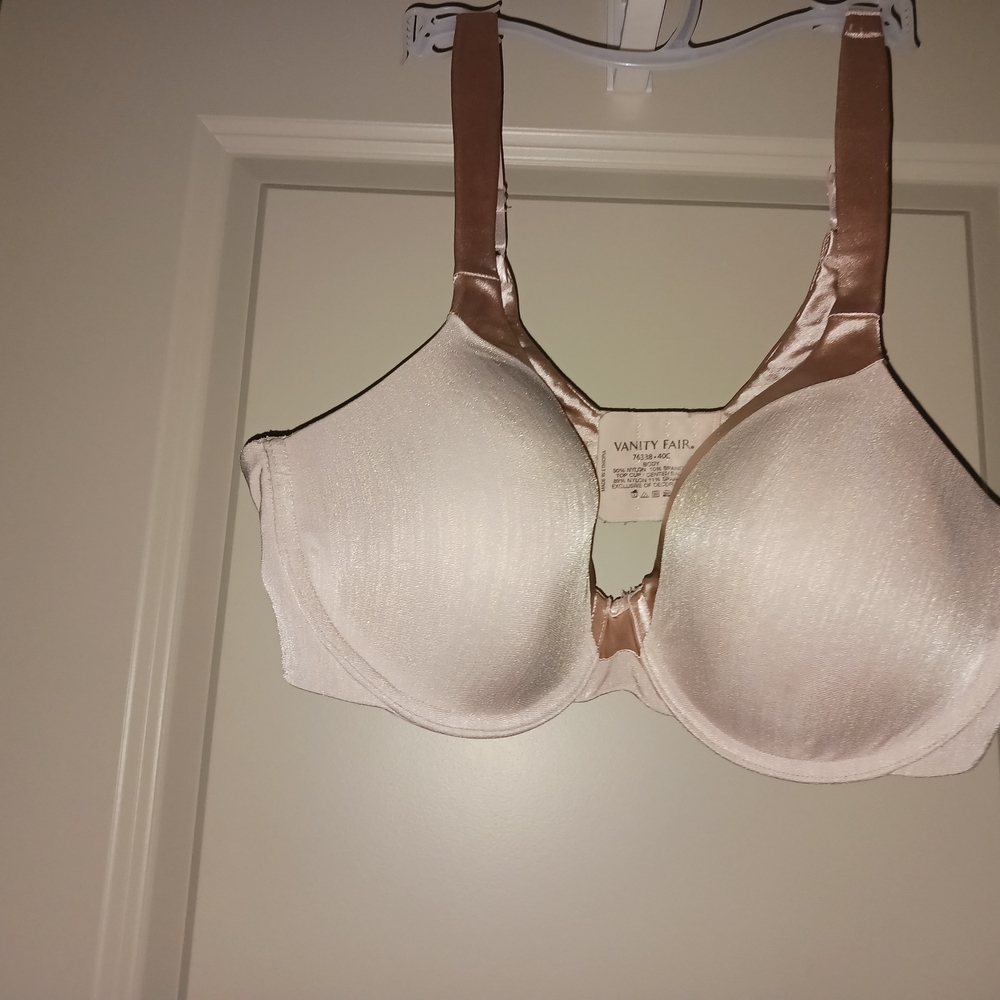 Vanity Fair Women's Pale Pink Bra